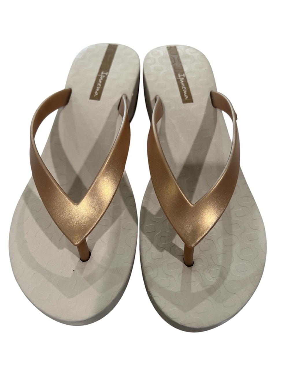 NWOB Ipanema Women’s Rose Gold Strap Flip Flop Sandals